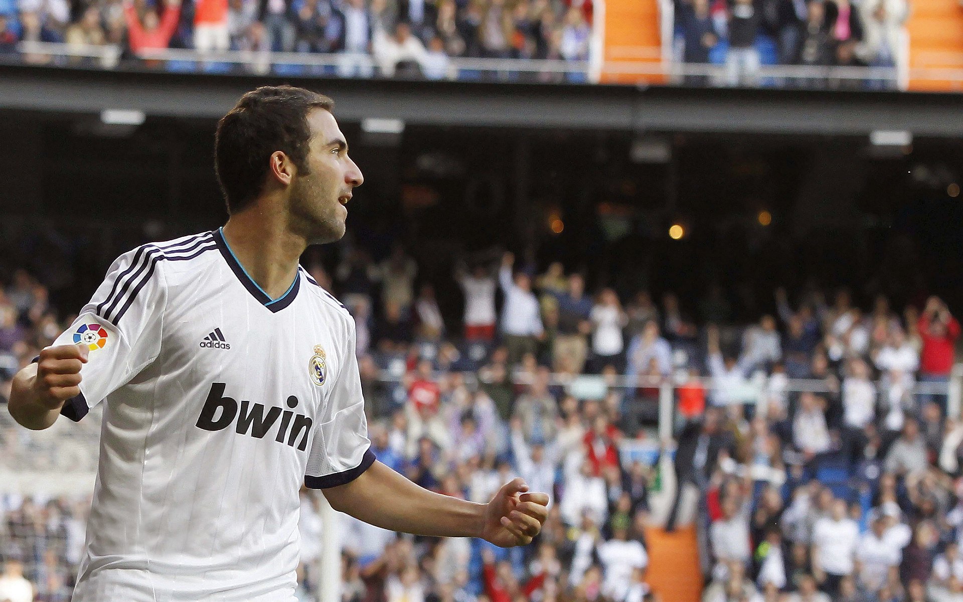 足球转会新闻实时更新，足球转会最新动态2021